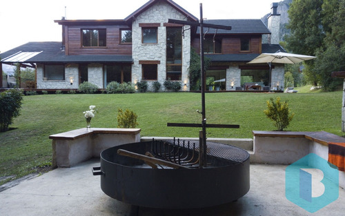 Casa De Lujo En Arelauquen Con Jacuzzi, Sauna Y Quincho Climatizado. 030.