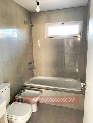 Imagen 15 de 24 de Casa En Venta En Castelar Norte