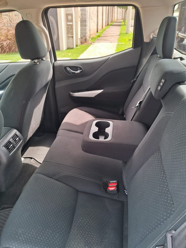 Nissan Frontier 2.3 Attack Cab. Dupla 4x4 Aut. 4p