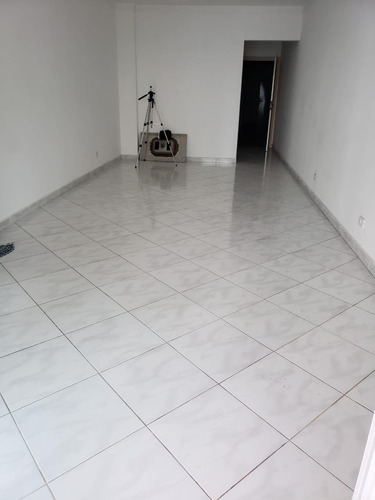 Imagem 9 de 14 de Am94 - Apartamento 2 Dormitórios- 100 M Praia- Plano Direto