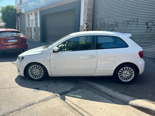 Imagen 6 de 25 de Volkswagen Gol Trend 1.6 Highline 3p 2015