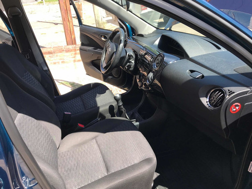 Toyota Etios 1.5 5p Xls 2015