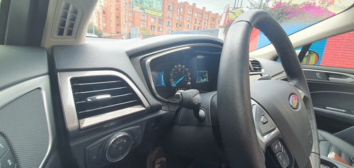 Ford Fusion Hybrid. Sel.