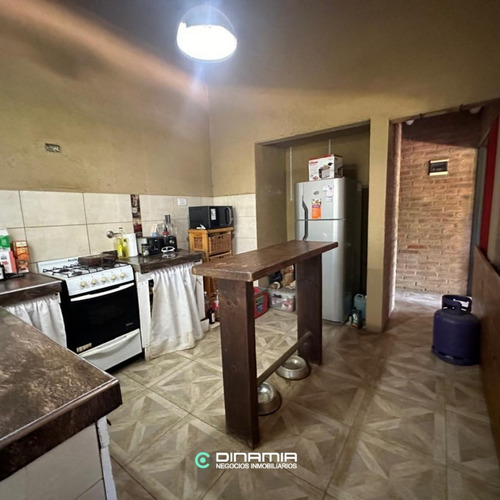 En Venta! Casa En Villa Del Parque, Ideal Para Fines Comerciales, Apta Credito!