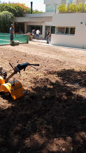 Imagen 2 de 3 de Alquiler De Motocultivador Con Operario