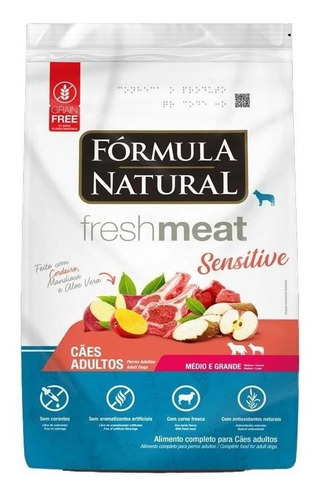 Alimento Fórmula Natural Fresh Meat Sensitive para cão adulto de raça média e grande sabor cordeiro, mandioca e aloe vera em sacola de 12kg