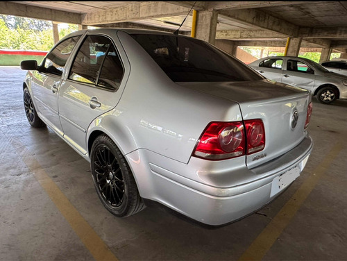 Volkswagen Bora 1.8 Highline T Tiptronic Cuero