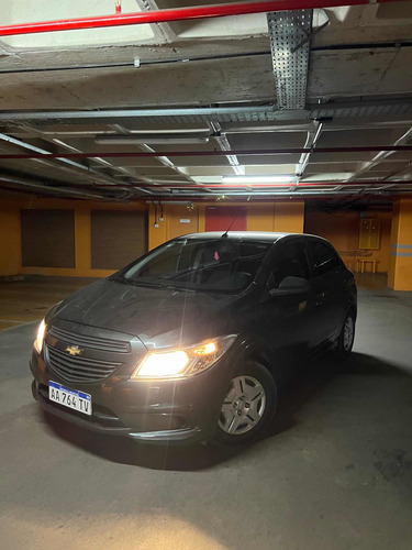 Imagen 2 de 6 de Chevrolet Onix 2017 1.4 Joy Ls + 98cv