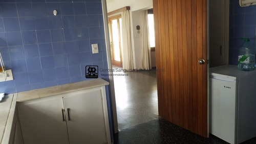 Casa Con Buenas Comodidades En Mansa A 2 Cuadras De La Playa- Ref: 1707