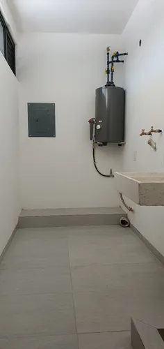 Preciosa Casa Seminueva Moderna, Amplia Iluminada Para Cualquier Requerimientos, Amplia Recamara Con Baño En Pb, 4 Rec Con Baño Propio, Exclusivo Para Vivir O Inversion