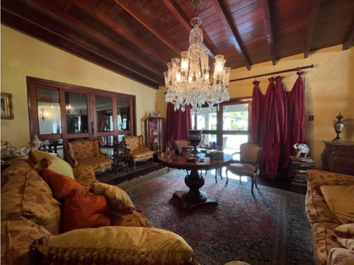 Se Vende Casa 800 M² 8h/10b/10p Cerro Verde