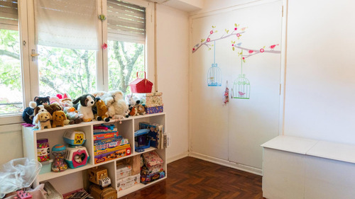 Venta De Casa 8 Ambientes En Hurlingham Con Piscina Y Quincho