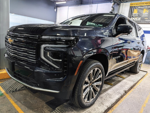 Chevrolet Suburban HIGH COUNTRY