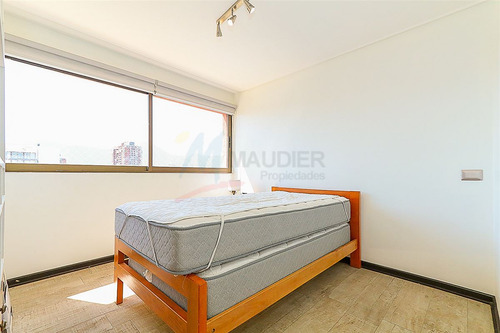 Con Vista Panorámica De 360°, Completamente Remodelado.