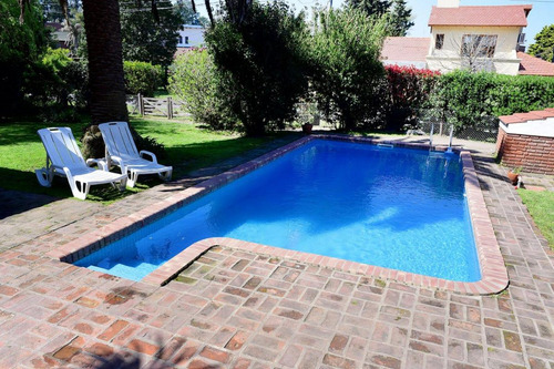 Casa En Venta - 2 Dormitorios 2 Baños - Cochera - 900mts2 - Francisco Álvarez, Moreno