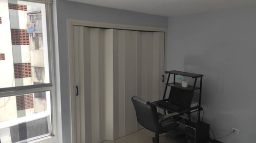 Apartamento En Venta , Avenida Fuerzas Armadas