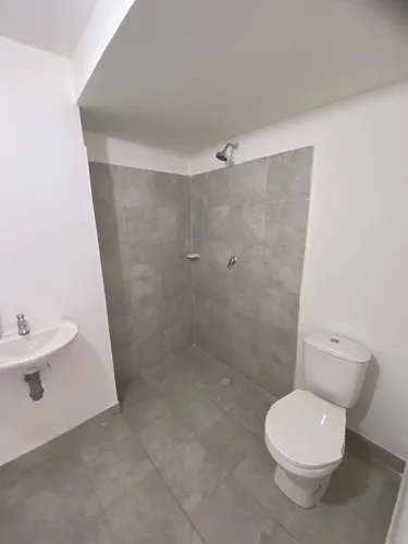Apartaestudio En Venta En El Barrio Castilla, Bogotá