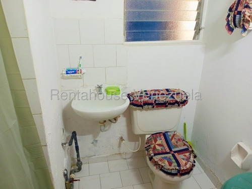 Yoselin Cabesas Vende Apartamento En La Mora 26-388 Yc