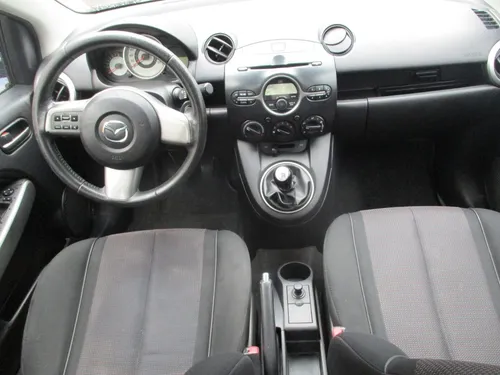 Mazda 2 1500cc Mt Aa