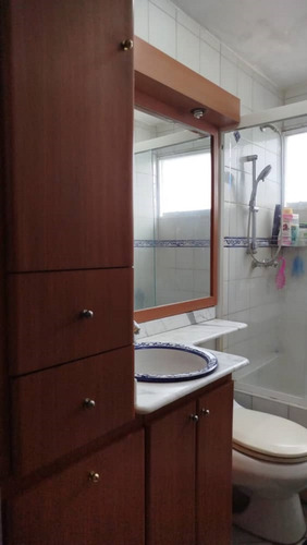Se Vende Cómodo Apartamento, Ubicado En San Antonio De Los Altos. Residencia Los Altos.nc
