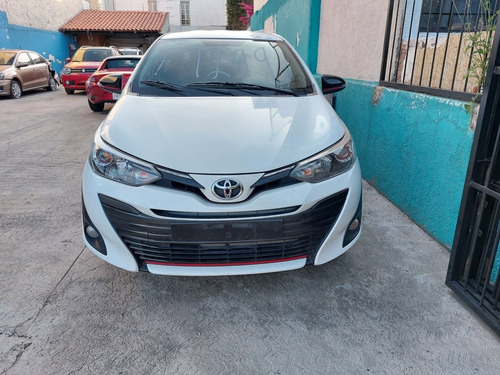 Imagen 2 de 9 de Toyota Yaris 2018 1.5 5p S At Cvt
