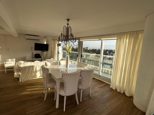 Departamento En Alquiler En Olivos, Amueblado, Palmeras, Puerto, Rio, Vigilancia 24 Hs., Pileta, Parrilla, Balcón, Cochera, Vicente López, G.b.a. Zona Norte