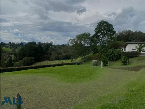 Casa Finca Con Cancha De Futbol(mls#248541)