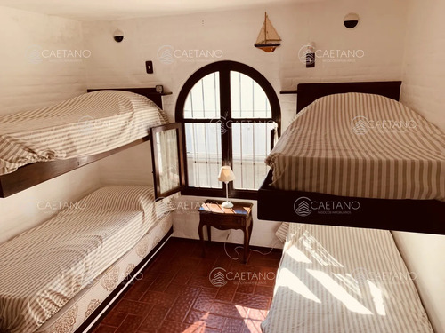 Vendo Hermosa Casa A Una Cuadra Del Mar, Rincón Del Indio.