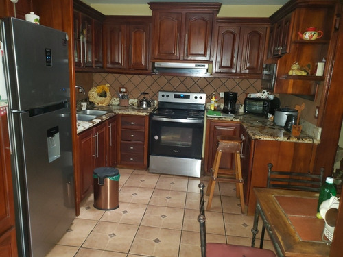 Imagen 5 de 14 de Casa San Francisco Heredia,3 Cuartos,2y1,/2baños2garages2sal