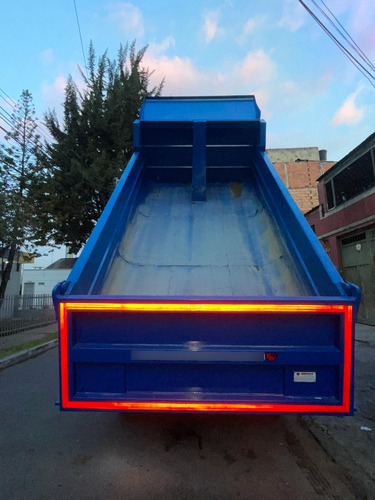 Volqueta Mitsubishi De Gran Capacidad De Carga