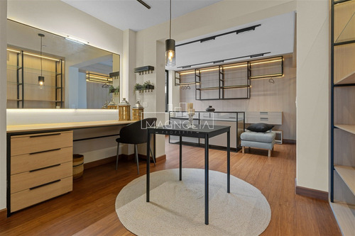 Casa En Arriendo De 7 Dorm. En Lo Barnechea