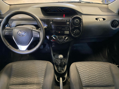 Toyota Etios 1.5 Sedan X