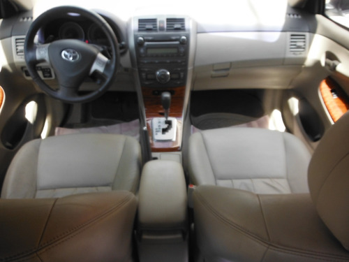 Toyota Corolla 2.0 16v Altis Flex Aut. 4p