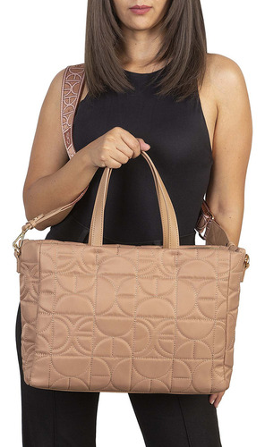 Bolsa Tote Cloe Para Mujer Acolchada Textil Asa Extendida Color Marrón claro
