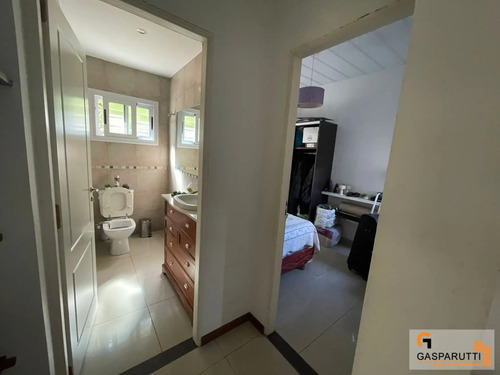Casa En Venta En Garín, Escobar! 5 Ambientes Con Pileta!