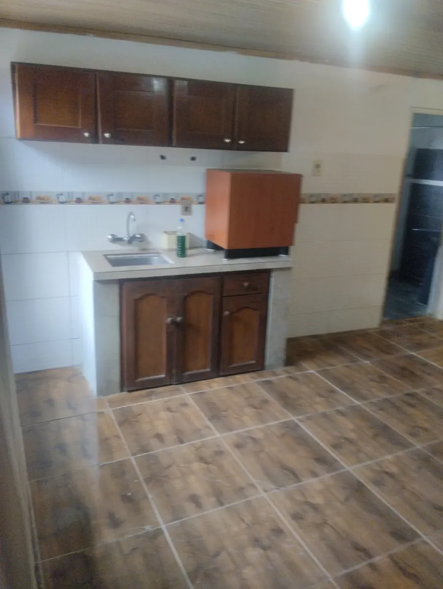 Hermosa Casa A Mts Del Mar. Parrillero.cochera ( Muebles Opcional)$22.000 · Foto 3