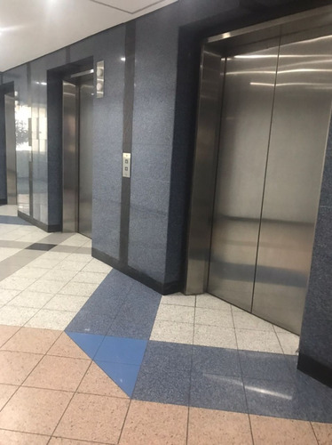 Se Alquila Oficina En La Urbina 182 Mts2