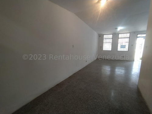 Amplia Casa Ampliada Y Remodelada En Alquiler En Cabudare Jr