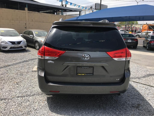 Imagen 9 de 11 de Toyota Sienna Le 2013