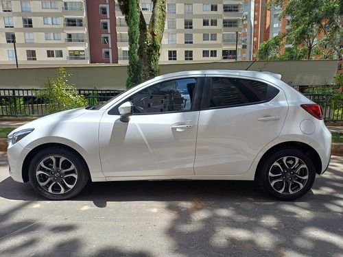 Mazda 2 1.5 gran turing mecanico