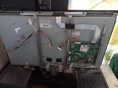 Imagen 4 de 4 de Tv Panasonic Viera 32 Tc-l32c5l, Fuente, Pantalla Leds