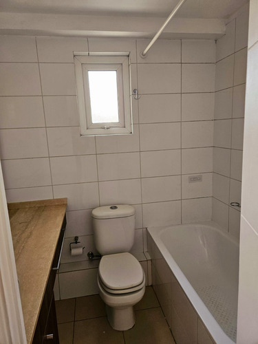 Vendo Casa De 3 Pisos En Condominio. Peñalolén