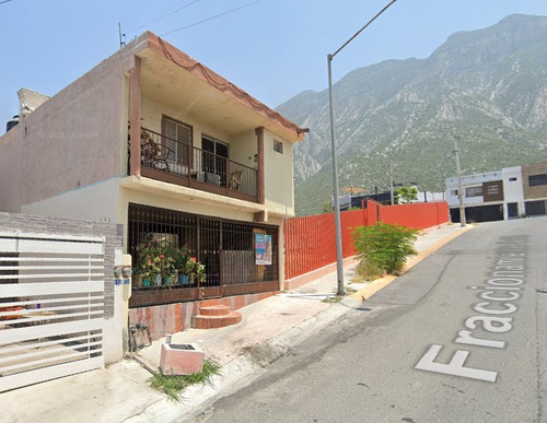 Sk01-- Casa En Remate En C. Golfo De Tehuantepec, Santa Catalina, Nl. (65% Debajo De Su Valor Comercial, Solo Recursos Propios, Unica Oportunidad)