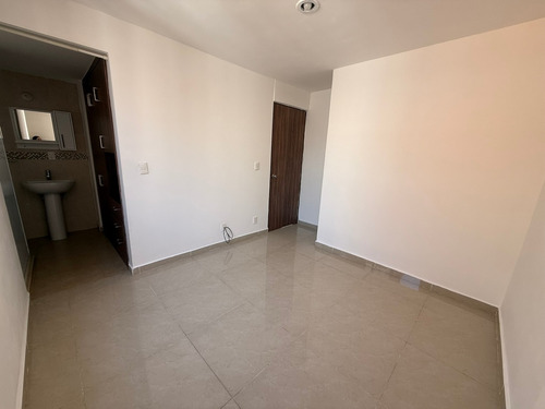 ¡espacio Y Comodidad En El Corazón De Tláhuac! Este Departamento En Francisco Landino 50 Ofrece Todo Lo Que Necesitas: Amplitud, Funcionalidad Y Excelente Ubicación. Ideal Para Familias Que Buscan Tra