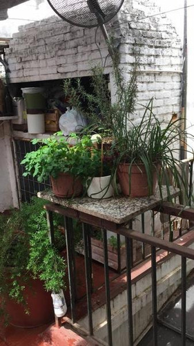 Imagen 6 de 10 de Departamento Interno De Pasillo Con Dos Patios En Venta