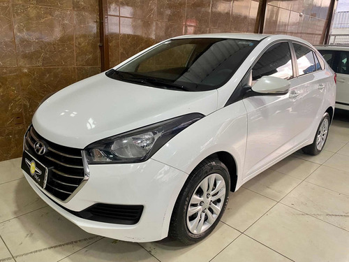 Imagem 4 de 10 de Hyundai Hb20s 2018 1.6 Comfort Plus Flex Aut. 4p