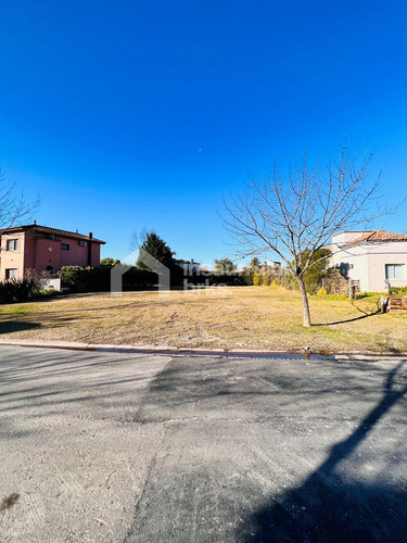 Vendo Lote Interno En Barrio San Isidro Labrador!! Orientacion Este, Escriturado!