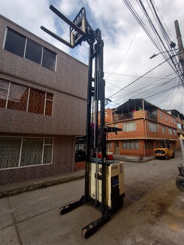 Imagen 12 de 25 de Montacarga Crown Rr3000