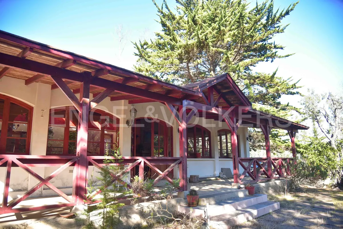 Imagen 1 de 15 de Venta Casa Con Piscina En 10.000 M2