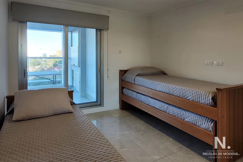 Se Vende Apartamento De 2 Dormitorios, Equipado. Edificio Nuevo Con Amenities. Miami Boulevard Ii